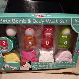 Squishmallows Colorful Bath Bomb & Body Wash Set